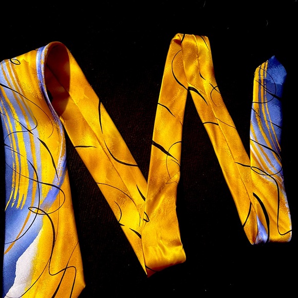 Fantastic J. Garcia Men’s Neckie. - Picture 3 of 5